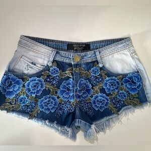 Lanca Perfume appliqué Jean shorts made in Brazil #A28